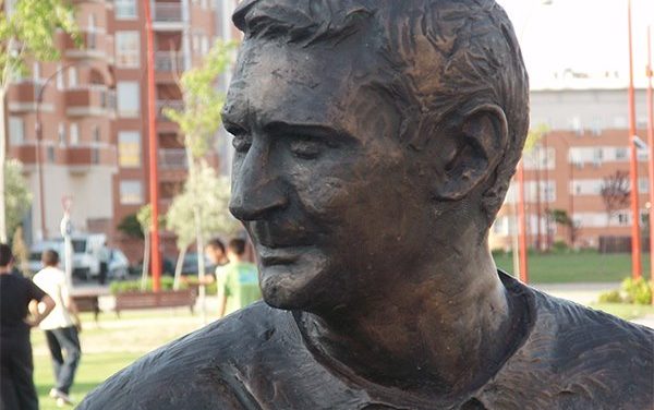 Monumento al futbolista desconocido